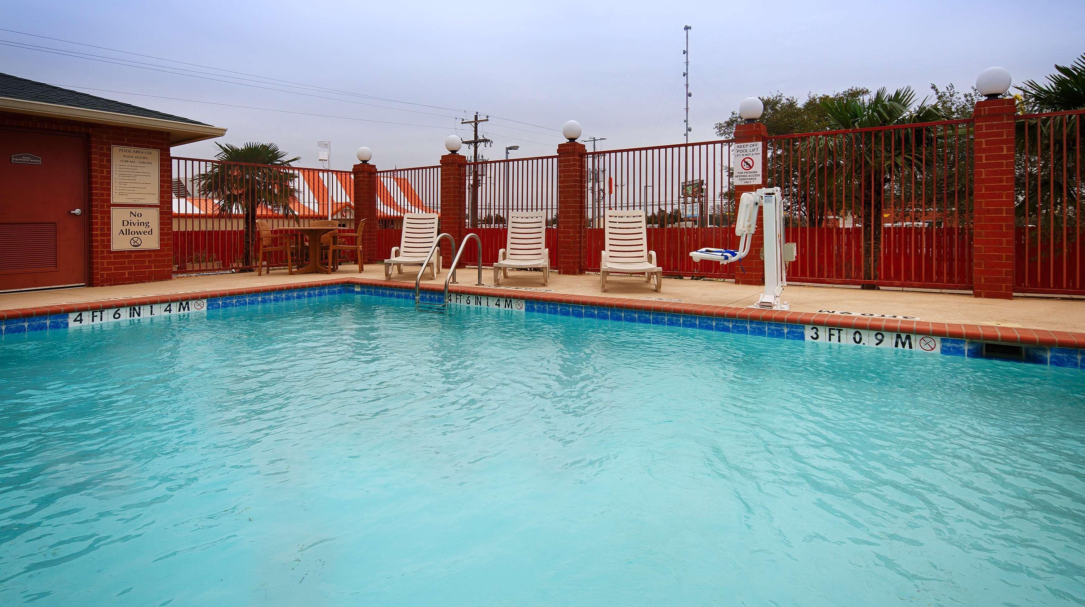 Best Western Giddings Inn & Suites Ngoại thất bức ảnh
